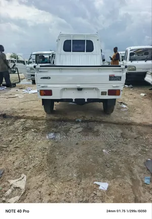 Daihatsu Hijet 2002 White