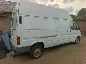 Ford Transit 2000 White