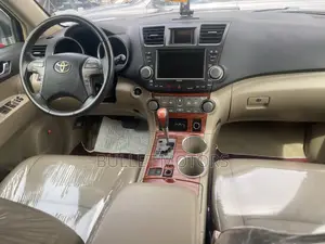 Toyota Highlander Limited 2010 White