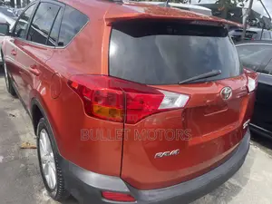 Toyota RAV4 Limited 4dr SUV AWD (2.5L 4cyl 6A) 2015 Orange
