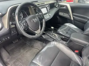 Toyota RAV4 Limited 4dr SUV AWD (2.5L 4cyl 6A) 2015 Orange