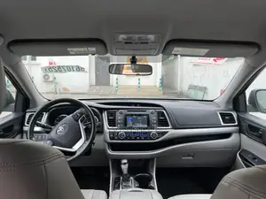 Toyota Highlander 2016