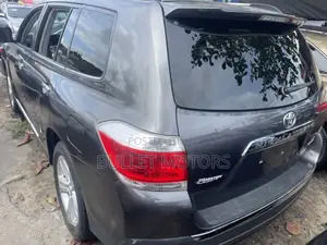 Toyota Highlander Limited 3.5l 4WD 2013 Gray