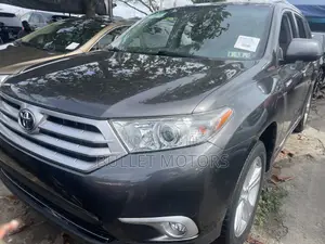 Toyota Highlander Limited 3.5l 4WD 2013 Gray