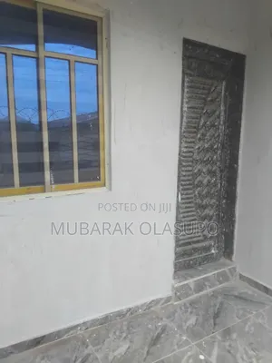 Furnished Mini Flat in Ilesanmi Street, Obafemi-Owode for rent