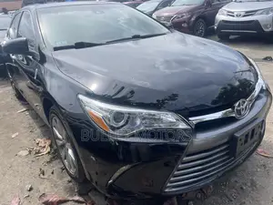 Toyota Camry SE w/Special Edition Pkg (2.5L 4cyl 6A) 2016 Black