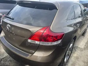 Toyota Venza AWD 2012 Gold
