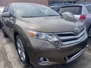 Toyota Venza AWD 2012 Gold