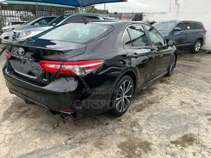 Toyota Camry SE (2.5L 4cyl 8A) 2019 Black