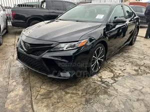 Toyota Camry SE (2.5L 4cyl 8A) 2019 Black