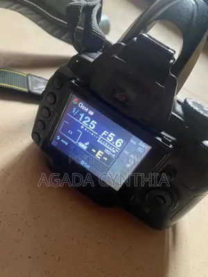 Nikon D5000