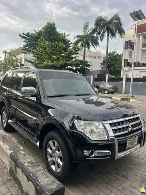 Mitsubishi Pajero 3.8 V6 GLS/GLX 2011 Black