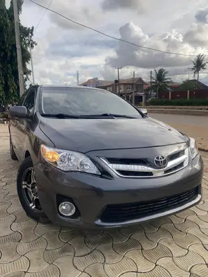 Toyota Corolla LE 4dr Sedan (1.8L 4cyl 4A) 2013 Gray