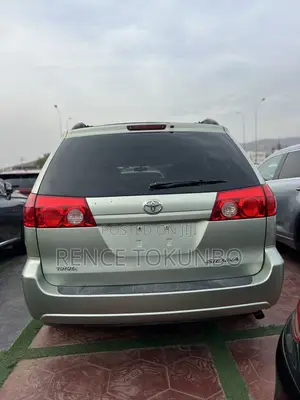 Toyota Sienna 2006 Green