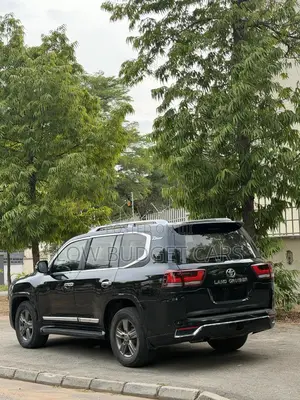 Toyota Land Cruiser 2010 Black