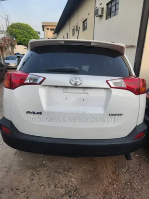 Toyota RAV4 Limited 4dr SUV (2.5L 4cyl 6A) 2014 White