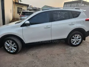Toyota RAV4 Limited 4dr SUV (2.5L 4cyl 6A) 2014 White