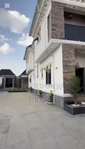 4bdrm Duplex in Gwarinpa for sale