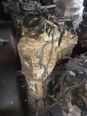 Out Gearbox for Toyota 2uz Is Available