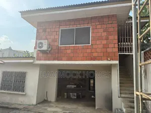 8bdrm Mansion in Ool Bodija Estate for sale