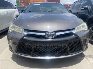 Toyota Camry XLE 4dr Sedan (2.5L 4cyl 6A) 2017 Gray