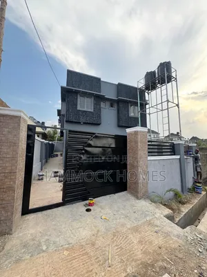 8bdrm Block of Flats in Almond Estate, Akobo for sale
