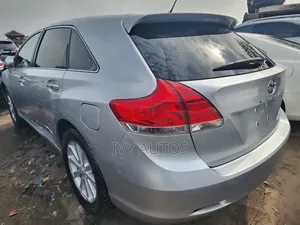 Toyota Venza AWD 2011 Silver