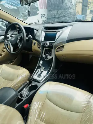 Hyundai Elantra Limited Sedan FWD (1.8L 4cyl 6A) 2013 Black