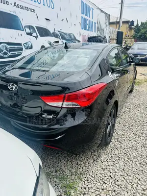 Hyundai Elantra Limited Sedan FWD (1.8L 4cyl 6A) 2013 Black