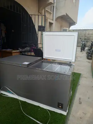 Spacious 500l Hisense Double Door Glass Top Chest Freezer
