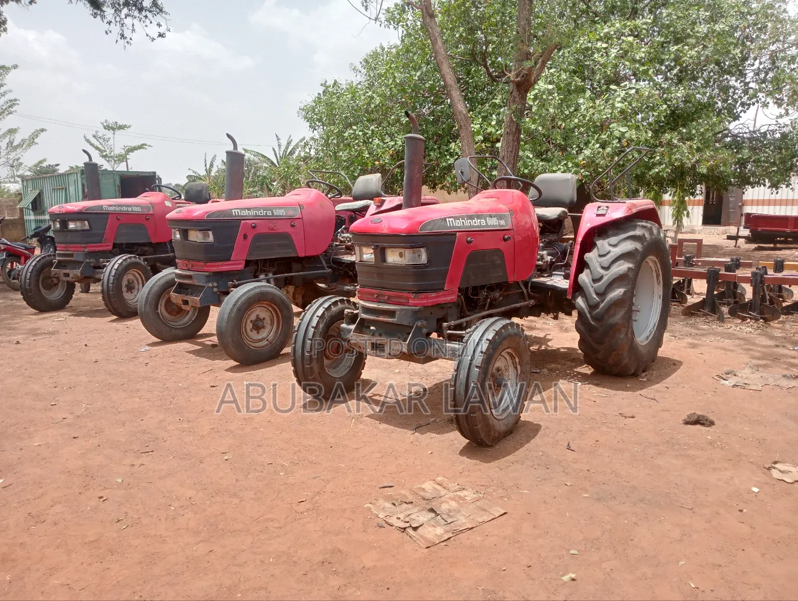 Mahindra Tractor 605