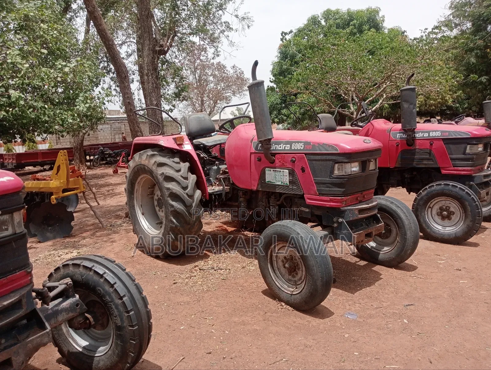 Mahindra Tractor 605