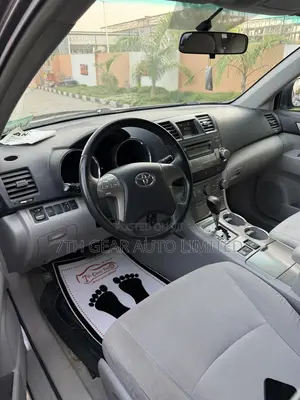 Toyota Highlander Sport 2010 Gray