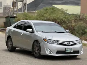 Toyota Camry 2014 Silver