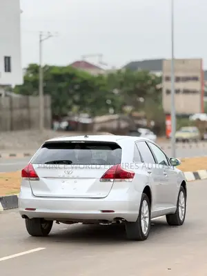 Toyota Venza XLE 4dr Wagon (3.5L 6cyl 6A) 2014 Silver