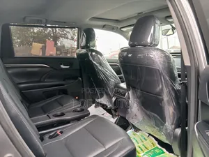 Toyota Highlander Limited Platinum V6 4x4 (3.5L 6cyl 6A) 2016 Gray