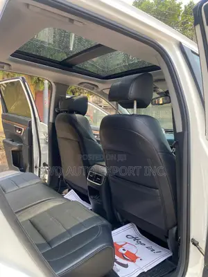 Honda CR-V Touring 4dr SUV AWD (1.5L 4cyl CVT) 2017 White
