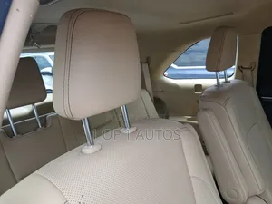 Toyota Highlander Limited Platinum V6 4x4 (3.5L 6cyl 6A) 2016 Gold