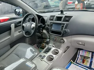 Toyota Highlander Limited 3.5l 4WD 2013 Gray