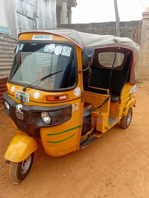 Bajaj RE 2020 Orange