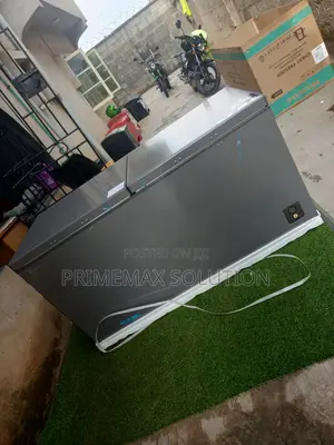 Modern Hisense 500l Glass Top Double Door Freezer