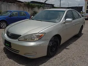Toyota Camry LE 4dr Sedan (2.4L 4cyl 5M) 2002 Silver
