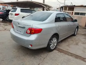 Toyota Corolla LE 4dr Sedan (1.8L 4cyl 4A) 2010 Silver