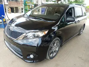 Toyota Sienna 2011 Black
