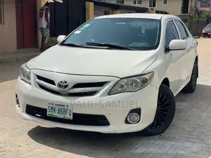 Toyota Corolla LE 4dr Sedan (1.8L 4cyl 4A) 2012 White