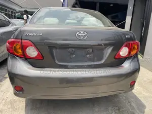 Toyota Corolla LE 4dr Sedan (1.8L 4cyl 4A) 2010 Gray