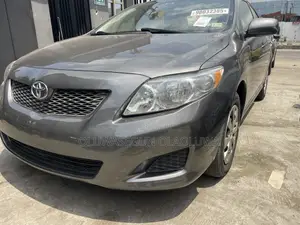 Toyota Corolla LE 4dr Sedan (1.8L 4cyl 4A) 2010 Gray