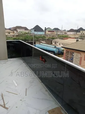 Glass Hand Railing for the Balcony