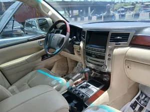 Lexus LX 570 (5 seats) AWD 2016 Gold