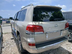 Lexus LX 570 (5 seats) AWD 2016 Gold